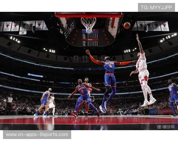 兰德尔冲板补篮，尼克斯禁区拼出优势，兰德尔转会尼克斯